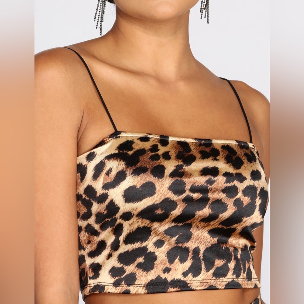 Leopard print crop top